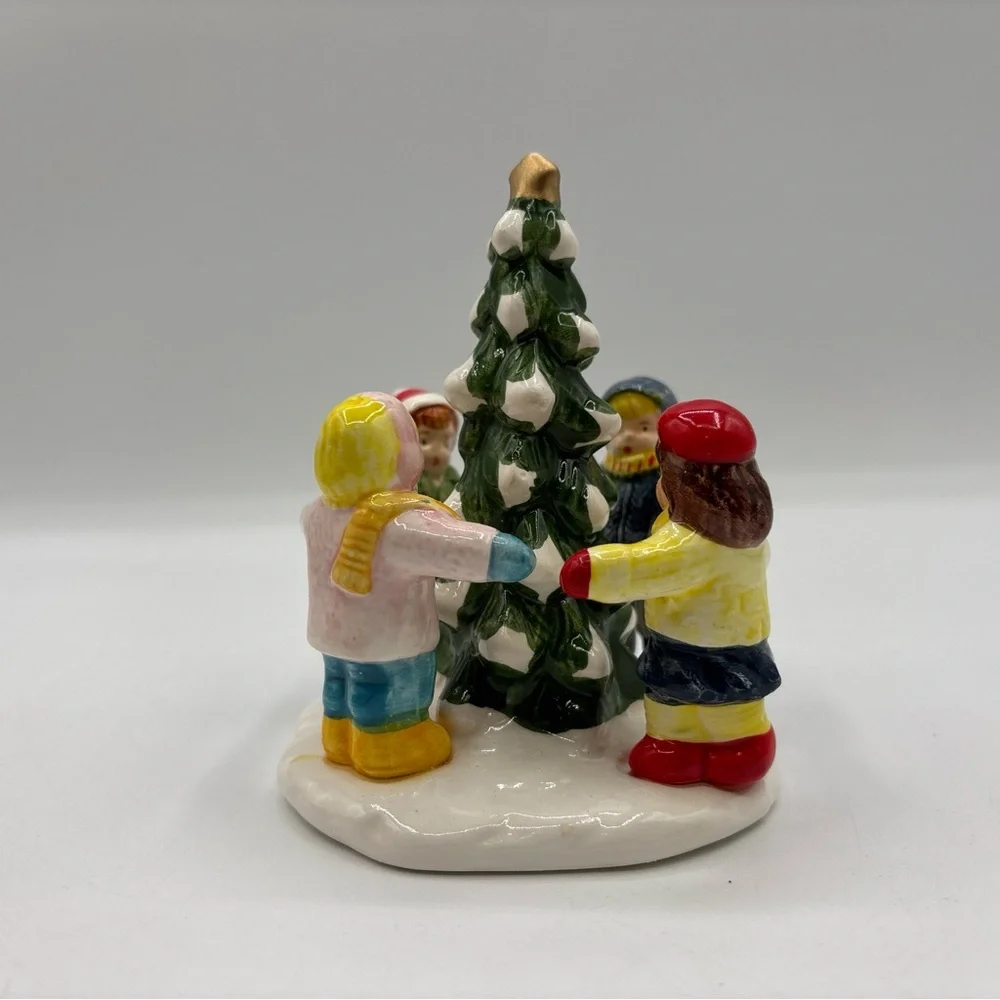 Department 56 1986 The Original Snow Village Kids Around The Tree 5094-6 Vintage